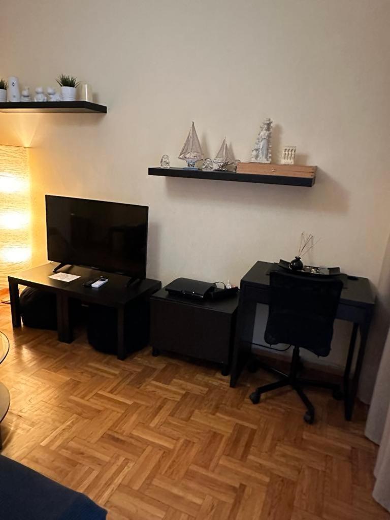 Renovated Cozy Near To Acropolis Athens